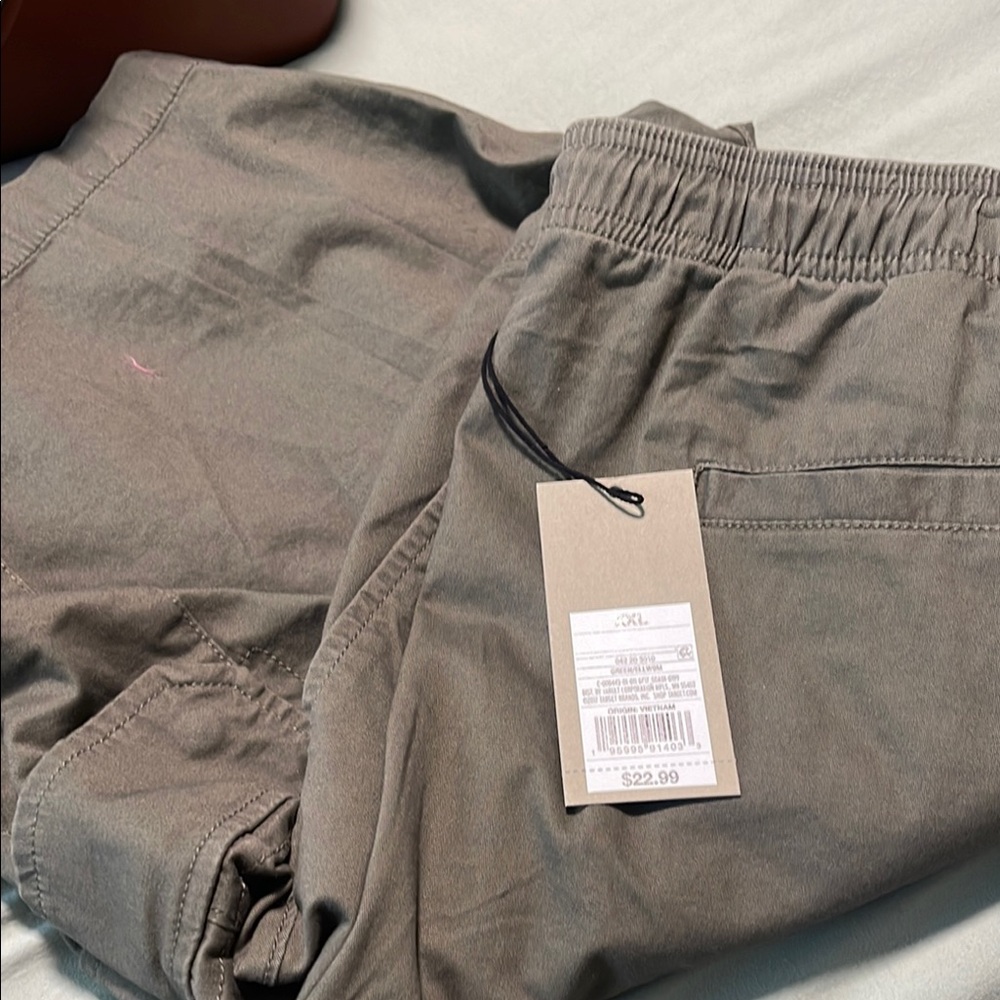 Men's Green Cargo Shorts
